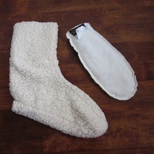 NWOT Warm Buddy - Sherpa Warming Socks